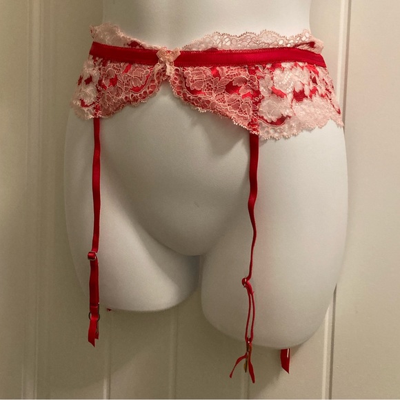 Victoria’s Secret - Picture 3 of 8